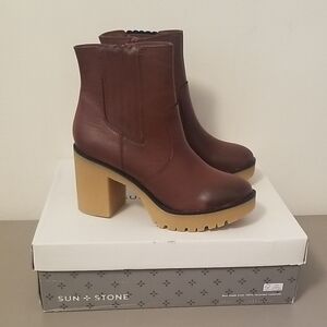NIB Sun & Stone Boots